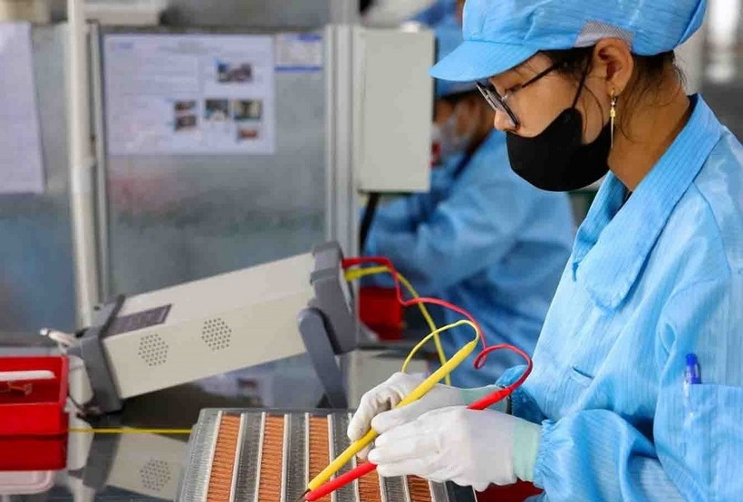 Việt Nam trở th&agrave;nh trung t&acirc;m sản xuất v&agrave; dịch vụ gi&aacute; trị cao