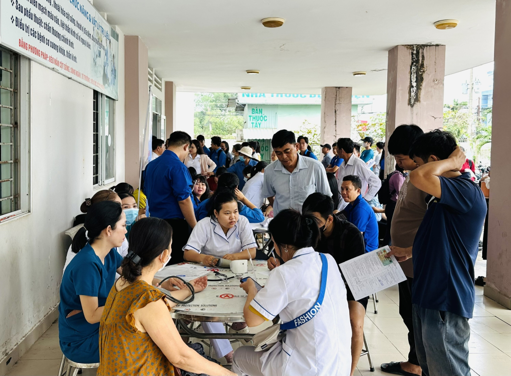 Hơn 250 đơn vị m&aacute;u được tiếp nhận trong Ng&agrave;y hội hiến m&aacute;u t&igrave;nh nguyện năm 2026