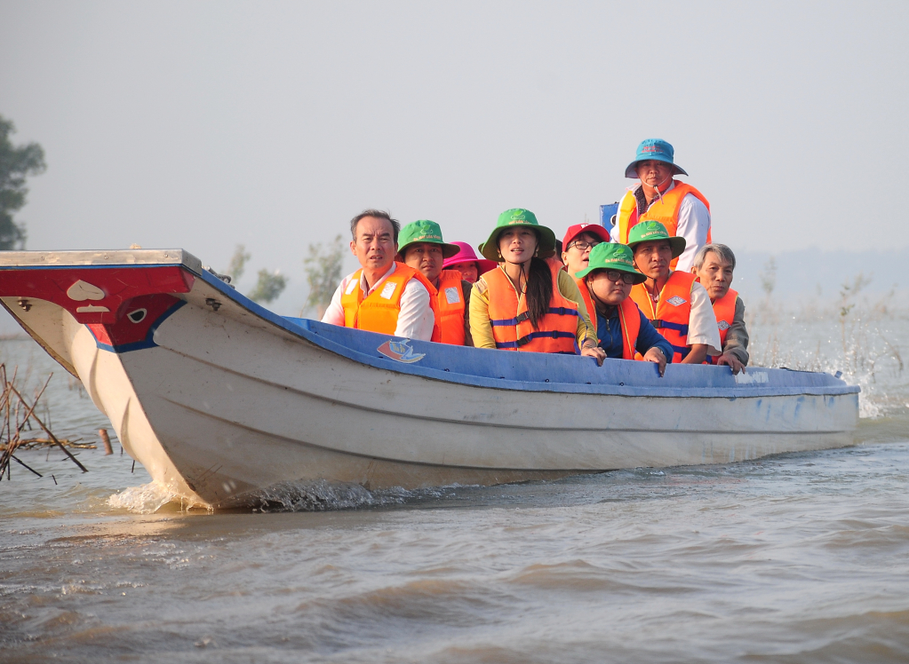 Đ&aacute;nh thức tiềm năng đảo Nh&iacute;m (hồ Dầu Tiếng)