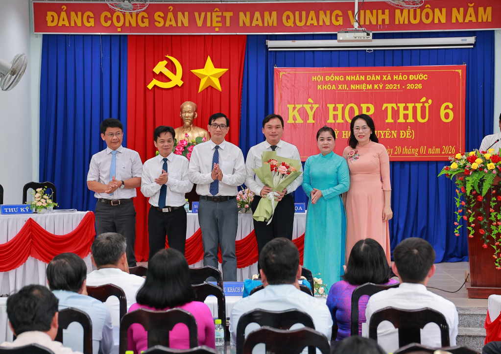 Kỳ họp thứ 6 HĐND x&atilde; Hảo Đước: Ph&oacute; B&iacute; thư Đảng ủy x&atilde; Nguyễn Trung Hiếu được bầu l&agrave;m Chủ tịch UBND x&atilde;