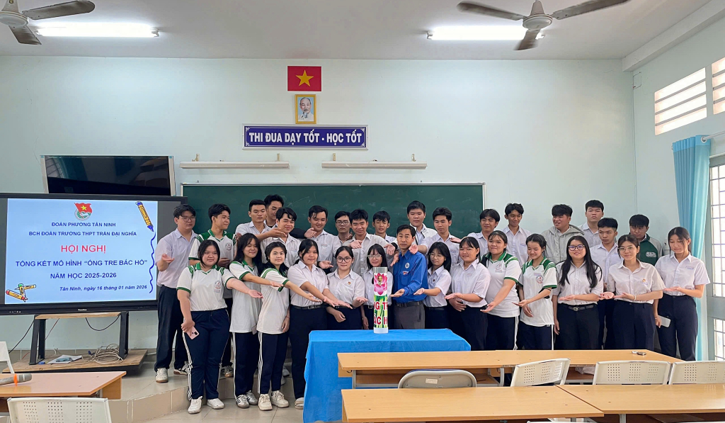 Trường THPT Trần Đại Nghĩa: Quan t&acirc;m gi&aacute;o dục kỹ năng mềm cho học sinh 