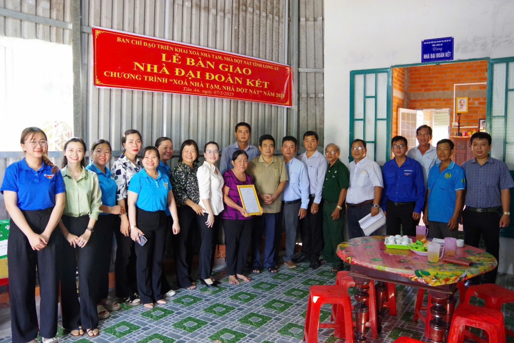 X&oacute;a nh&agrave; tạm - Dựng niềm tin