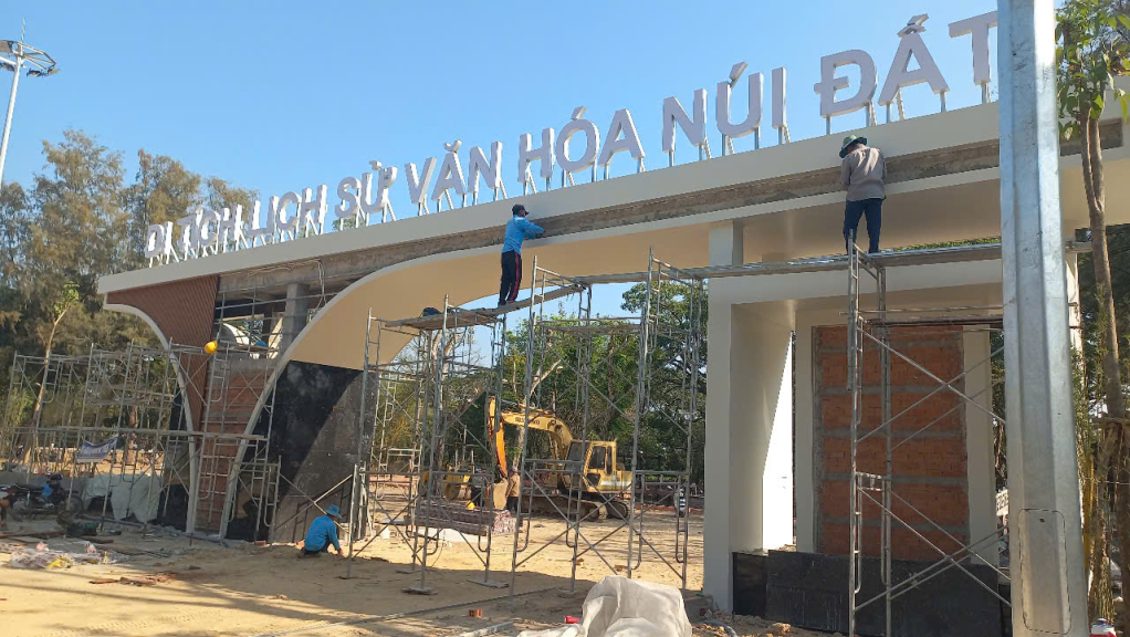 Phường Kiến Tường: Hơn 8,5 tỉ đồng tr&ugrave;ng tu khu&ocirc;n vi&ecirc;n văn h&oacute;a N&uacute;i Đất