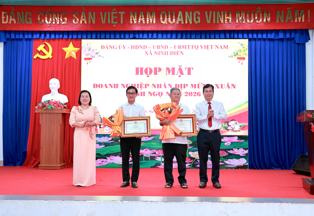 X&atilde; Ninh Điền: Họp mặt v&agrave; đối thoại với doanh nghiệp tr&ecirc;n địa b&agrave;n.