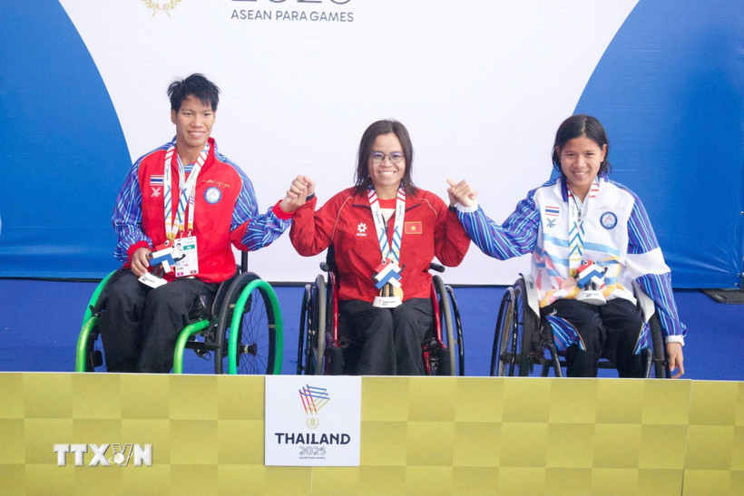 ASEAN Para Games 13: &ldquo;K&igrave;nh ngư&rdquo; Vi Thị Hằng ph&aacute; kỷ lục 100m bơi ngửa