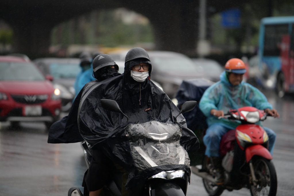 Thời tiết h&ocirc;m nay 25/01: Bắc Bộ r&eacute;t mướt mưa ph&ugrave;n, Nam Bộ nắng