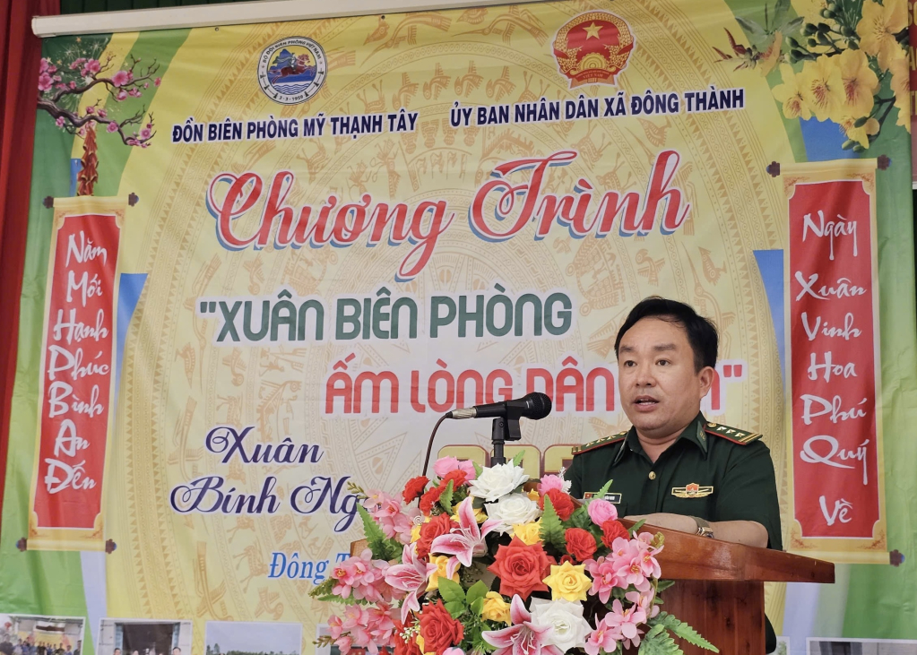 Thượng tá Nguyễn Văn Nam - Chính trị viên Đồn Biên phòng Mỹ Thạnh Tây phát biểu tại chương trình