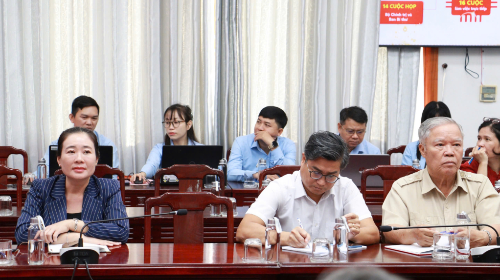 Đại biểu tham dự tại điểm cầu Tây Ninh