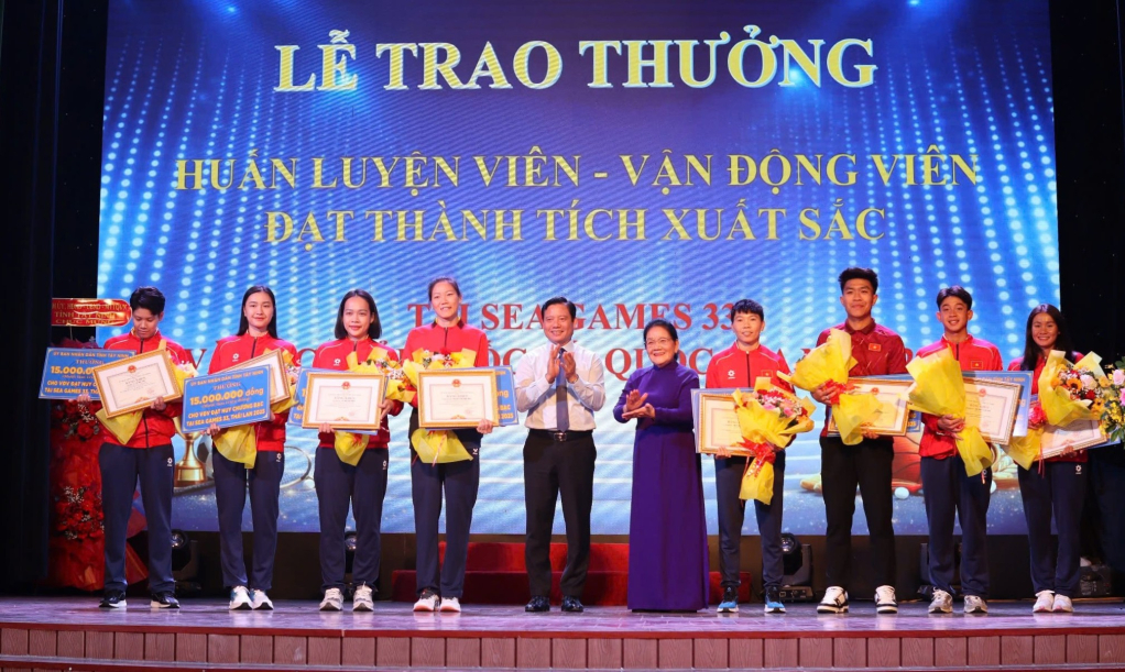 UBND tỉnh T&acirc;y Ninh khen thưởng huấn luyện vi&ecirc;n, vận động vi&ecirc;n đạt th&agrave;nh t&iacute;ch xuất sắc