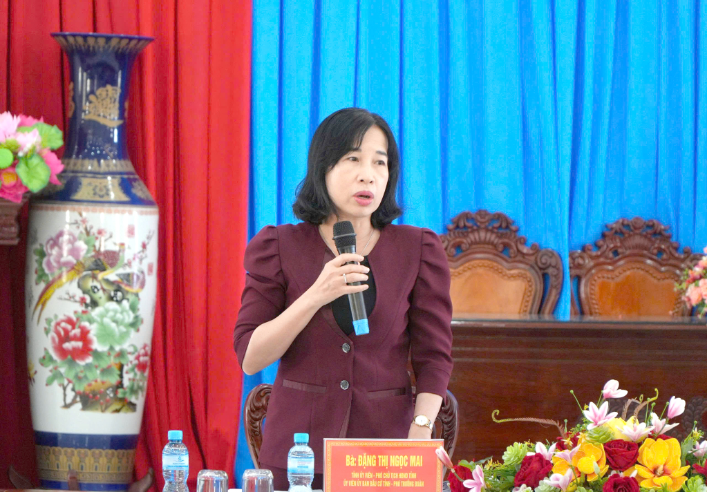 Đo&agrave;n gi&aacute;m s&aacute;t, kiểm tra số 1 Ủy ban bầu cử tỉnh l&agrave;m việc về c&ocirc;ng t&aacute;c bầu cử tại 3 x&atilde;