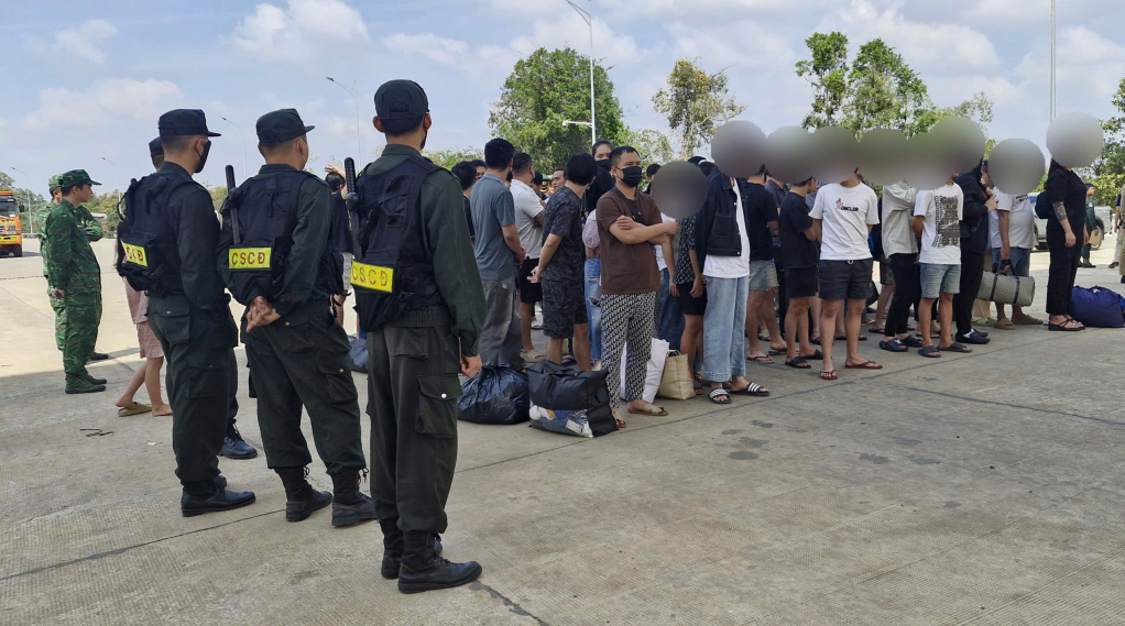 T&acirc;y Ninh: Tiếp nhận 59 c&ocirc;ng d&acirc;n tại Cửa khẩu Quốc tế T&acirc;n Nam