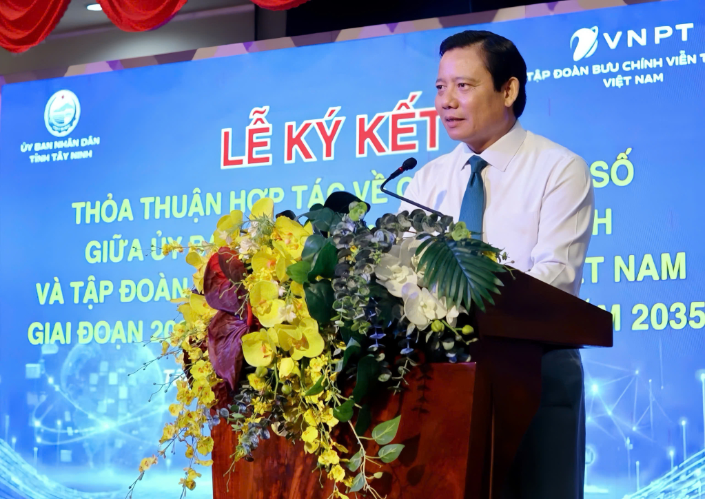 Phó Chủ tịch UBND tỉnh Phạm Tấn Hòa phát biểu tại buổi lễ