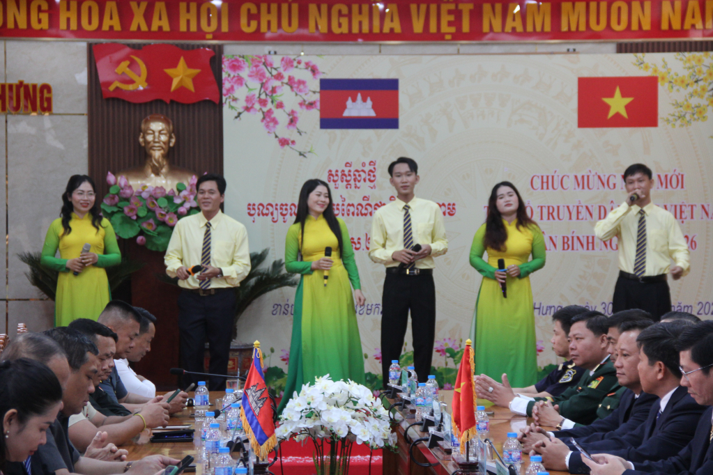 X&atilde; Kh&aacute;nh Hưng: Họp mặt đối ngoại mừng Xu&acirc;n B&iacute;nh Ngọ năm 2026