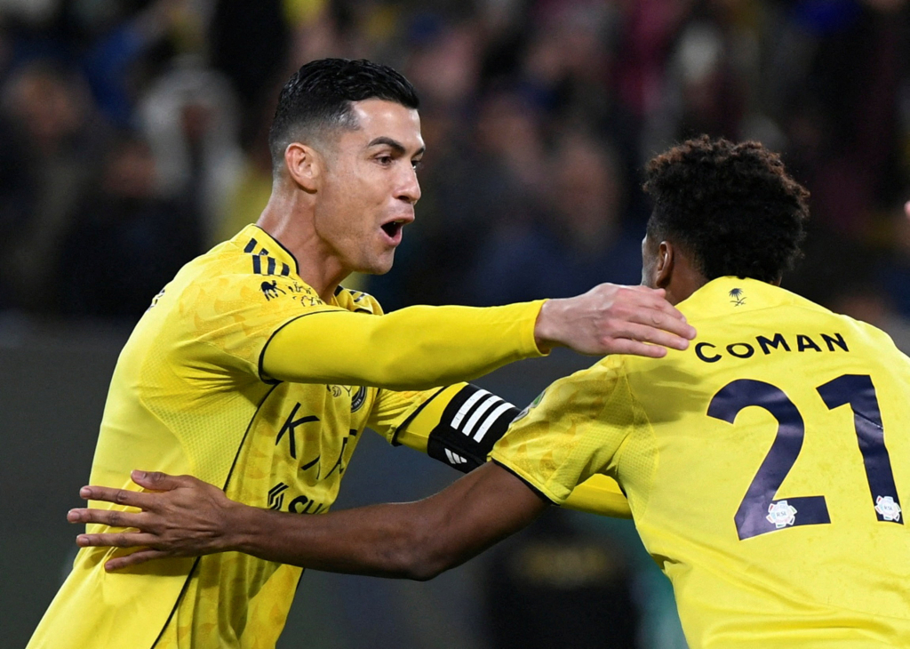 Ronaldo gi&uacute;p Al Nassr thắp lại cơ hội v&ocirc; địch