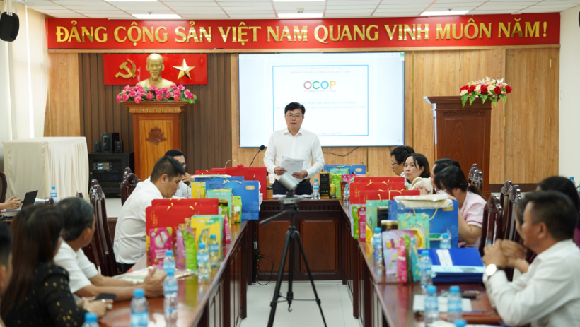 Thẩm định, đ&aacute;nh gi&aacute; 30 hồ sơ tham gia sản phẩm OCOP