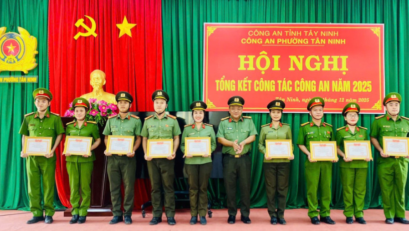 C&ocirc;ng an phường T&acirc;n Ninh tổng kết c&ocirc;ng t&aacute;c năm 2025