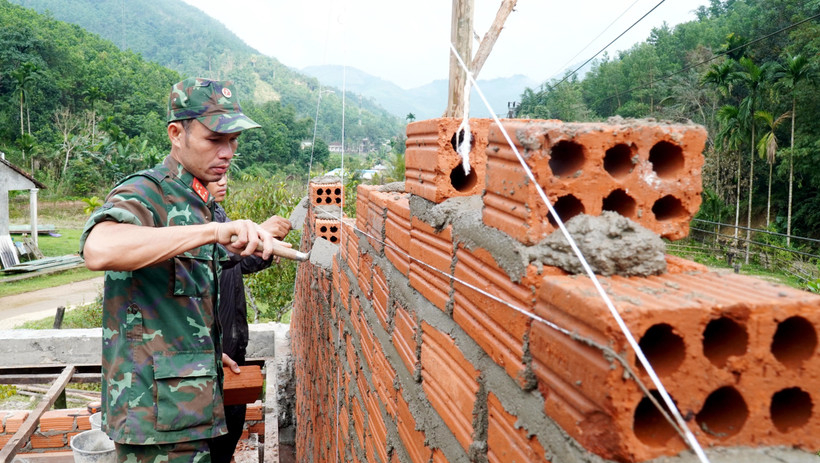 Forces mobilised to rebuild homes for flood-hit residents ahead of Tet