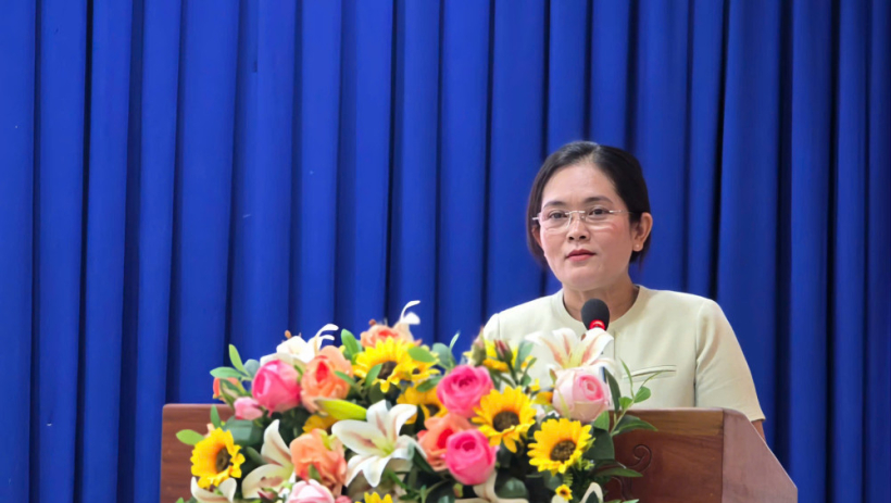 Cử tri x&atilde; T&acirc;n Ch&acirc;u quan t&acirc;m đến việc đầu tư nh&agrave; m&aacute;y nước sạch