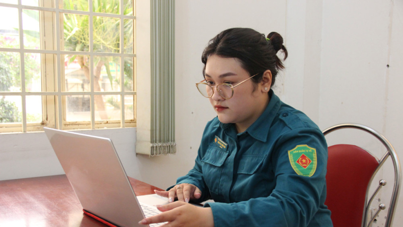 Những b&ocirc;ng hoa đẹp trong m&agrave;u &aacute;o 'sao vu&ocirc;ng'