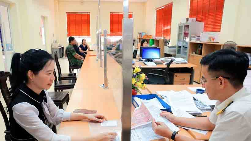 Mức xử phạt đối với 9 h&agrave;nh vi vi phạm h&agrave;nh ch&iacute;nh trong lĩnh vực ph&iacute; v&agrave; lệ ph&iacute;