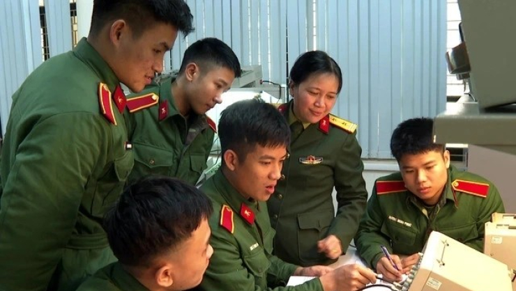 Sinh vi&ecirc;n tốt nghiệp xuất sắc v&agrave;o qu&acirc;n đội hưởng phụ cấp 250% lương