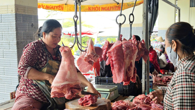 Giá heo hơi hôm nay 05/01: Hạ nhiệt đồng loạt