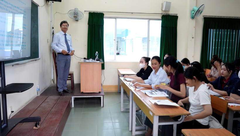 Implementing the Provincial Party Congress Resolution in education practice