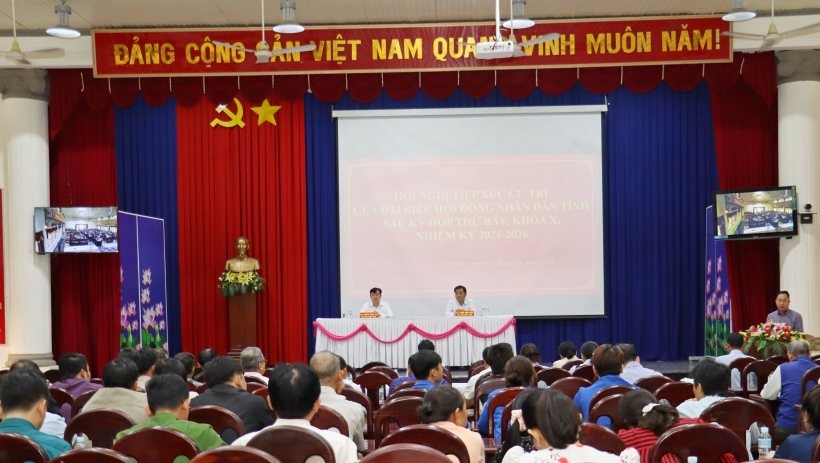 Cử tri x&atilde; T&acirc;n Bi&ecirc;n quan t&acirc;m vấn đề an sinh x&atilde; hội