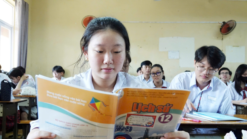 C&aacute;ch tiếp cận lịch sử trong s&aacute;ch gi&aacute;o khoa mới