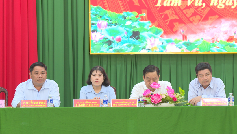 Cử tri x&atilde; Tầm Vu kiến nghị nhiều vấn đề về hạ tầng giao th&ocirc;ng, m&ocirc;i trường 