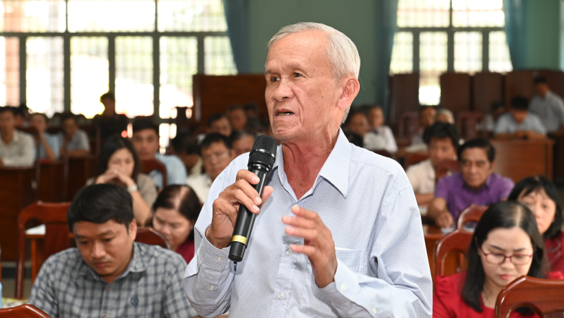 Cư tri phường An Tịnh đ&oacute;ng g&oacute;p &yacute; kiến về m&ocirc;i trường, an to&agrave;n giao th&ocirc;ng