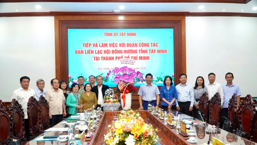 Thường trực Tỉnh ủy l&agrave;m việc với Đo&agrave;n c&ocirc;ng t&aacute;c Ban Li&ecirc;n lạc Hội đồng hương tỉnh T&acirc;y Ninh tại TP.Hồ Ch&iacute; Minh