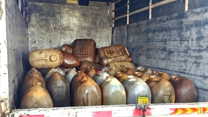 Bắt đối tượng b&aacute;n 810 l&iacute;t dầu DO tr&aacute;i ph&eacute;p