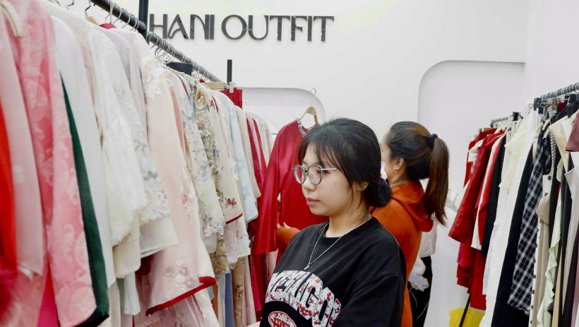 Dịch vụ cho thuê áo dài, chụp ảnh tết vào mùa