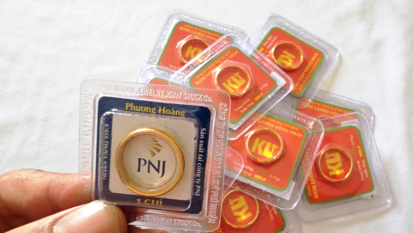 Gi&aacute; v&agrave;ng h&ocirc;m nay 13/01: Đứng ở mức cao