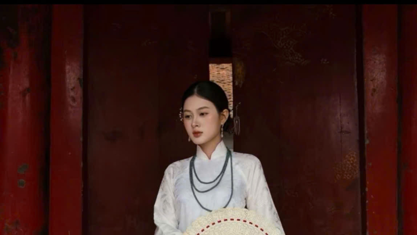 T&igrave;m phong vị tết qua &aacute;o d&agrave;i truyền thống