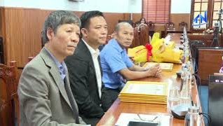 Khen thưởng c&aacute;c tập thể, c&aacute; nh&acirc;n c&oacute; th&agrave;nh t&iacute;ch ti&ecirc;u biểu trong thực hiện DA đường V&agrave;nh đai 4 TP.HCM