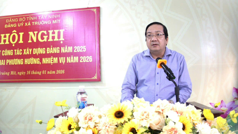 Ph&oacute; Chủ tịch UBND tỉnh Nguyễn Minh L&acirc;m dự tổng kết c&ocirc;ng t&aacute;c x&acirc;y dựng Đảng tại x&atilde; Tru&ocirc;ng M&iacute;t