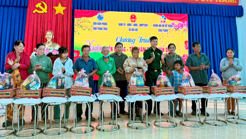 'Xu&acirc;n bi&ecirc;n cương - Tết thắm t&igrave;nh qu&acirc;n d&acirc;n' năm 2026 tại H&ograve;a Hội