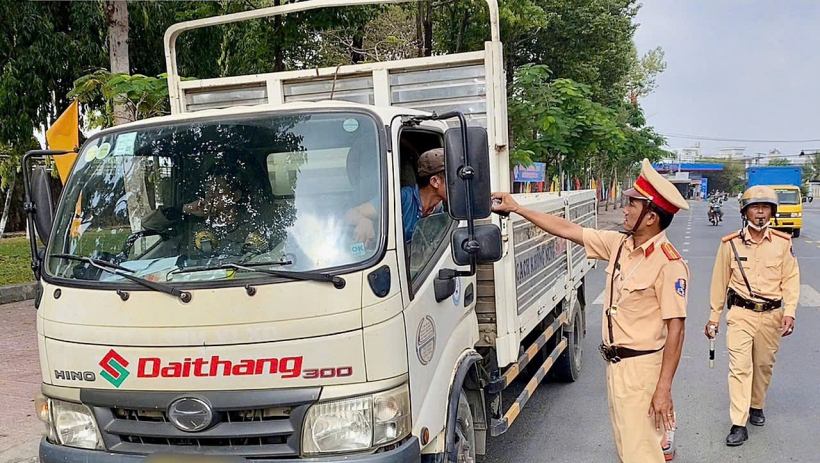 Th&aacute;ng cao điểm: Hơn 6.000 trường hợp bị lập bi&ecirc;n bản xử l&yacute; vi phạm an to&agrave;n giao th&ocirc;ng 