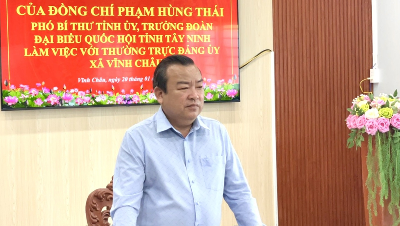 Ph&oacute; B&iacute; thư Tỉnh ủy Phạm H&ugrave;ng Th&aacute;i l&agrave;m việc với Thường trực Đảng ủy x&atilde; Vĩnh Ch&acirc;u