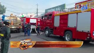 Ấm l&ograve;ng h&agrave;nh động của h&agrave;ng trăm người d&acirc;n vụ ch&aacute;y kho gạch