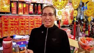 S&ocirc;i động thị trường trang tr&iacute; Tết 