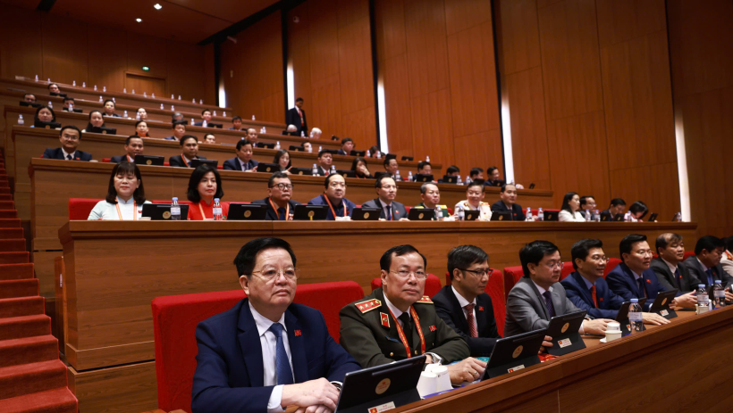 Đo&agrave;n T&acirc;y Ninh v&agrave; c&aacute;c đo&agrave;n đại biểu dự phi&ecirc;n thảo luận tại hội trường