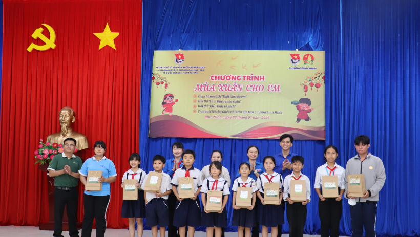 Rộn r&agrave;ng chương tr&igrave;nh 'M&ugrave;a xu&acirc;n cho em'