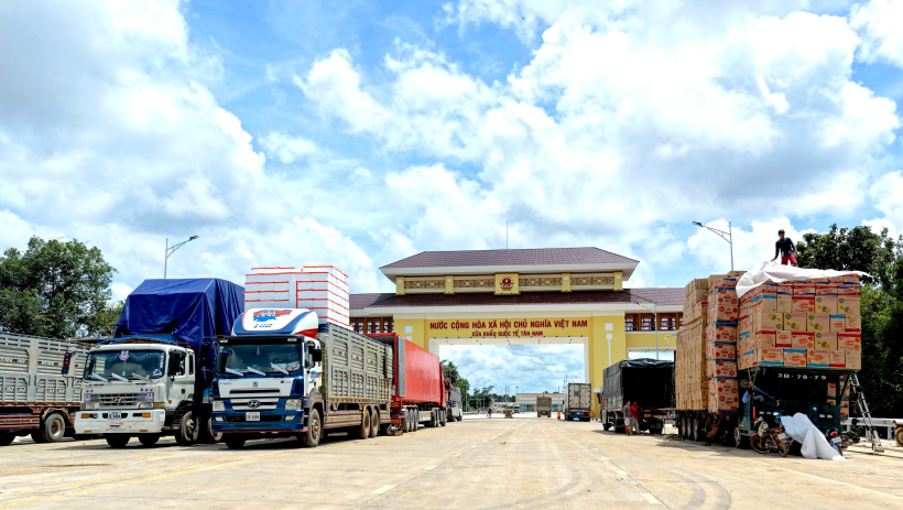 Kiến nghị cải thiện hạ tầng kho b&atilde;i tại Cửa khẩu quốc tế T&acirc;n Nam