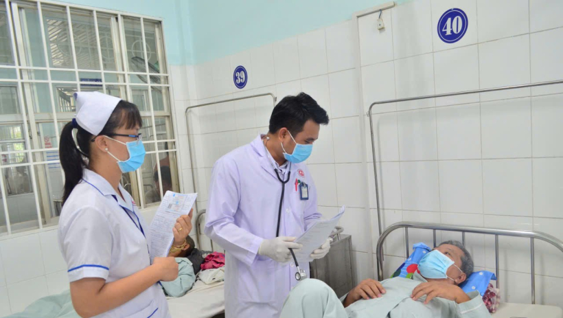 11 nh&oacute;m đối tượng được hưởng 100% kh&aacute;m, chữa bệnh bảo hiểm y tế