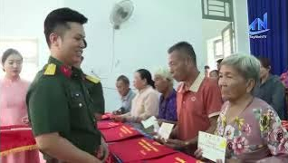 Chương tr&igrave;nh &ldquo;Xu&acirc;n bi&ecirc;n cương đo&agrave;n kết, Tết thắm t&igrave;nh qu&acirc;n d&acirc;n&rdquo;