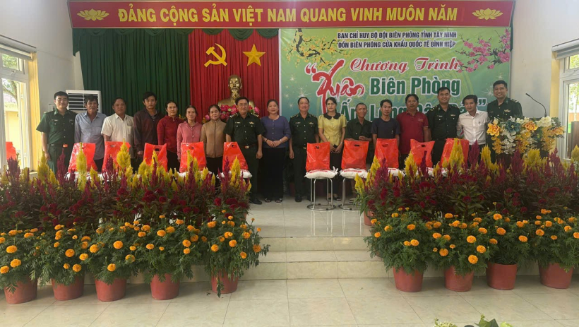 &lsquo;Xu&acirc;n Bi&ecirc;n ph&ograve;ng ấm l&ograve;ng d&acirc;n bản&rsquo; tại x&atilde; B&igrave;nh Hiệp