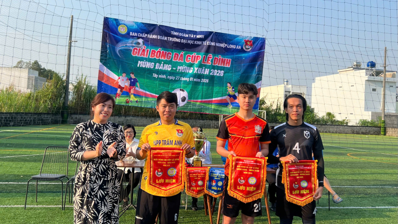 S&ocirc;i nổi Giải b&oacute;ng đ&aacute; C&uacute;p L&ecirc; Đ&igrave;nh 'Mừng Đảng &ndash; Mừng Xu&acirc;n 2026' 